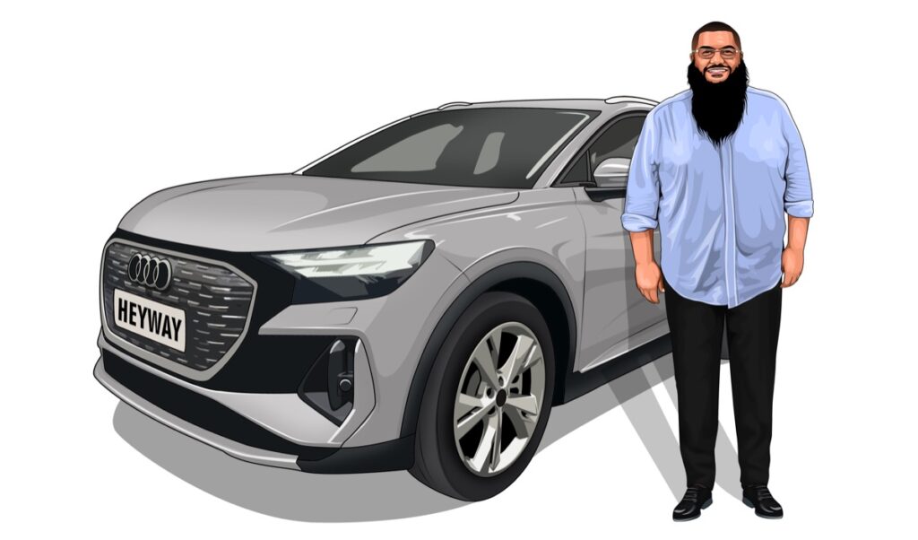 Kørelærer Shahzad ved sin Audi Q4 e-tron